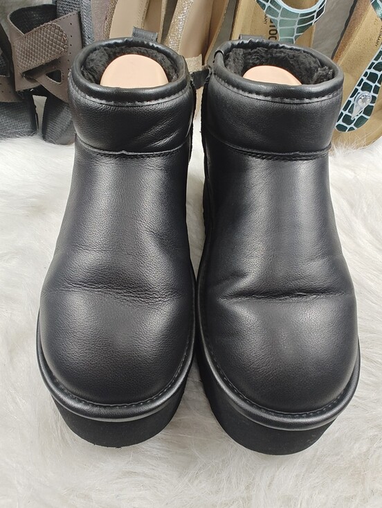 Project Cloud Shoes - Project Cloud Black Leather Platform Cozy Ankle Boots – Women's Size 9M